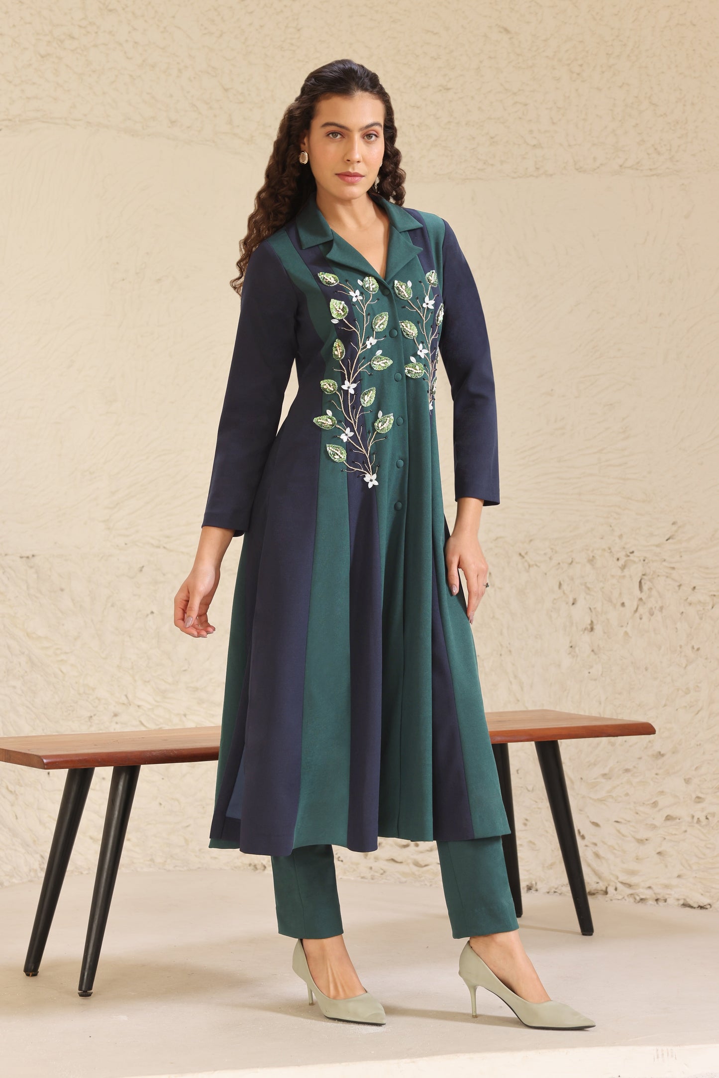 3D Leaves Embroidery Dual Shade Kurta Set - GREEN/NAVY