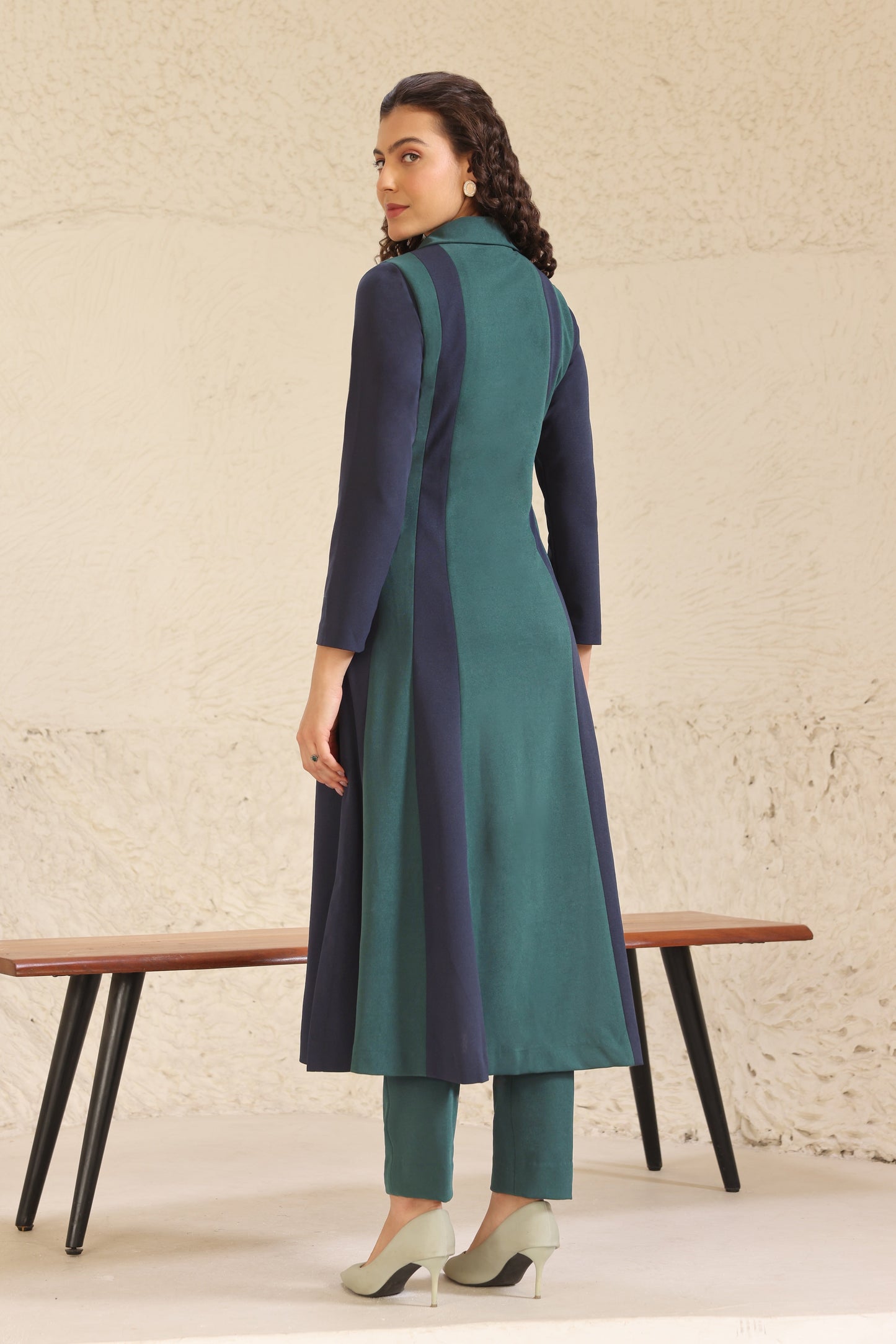 3D Leaves Embroidery Dual Shade Kurta Set - GREEN/NAVY