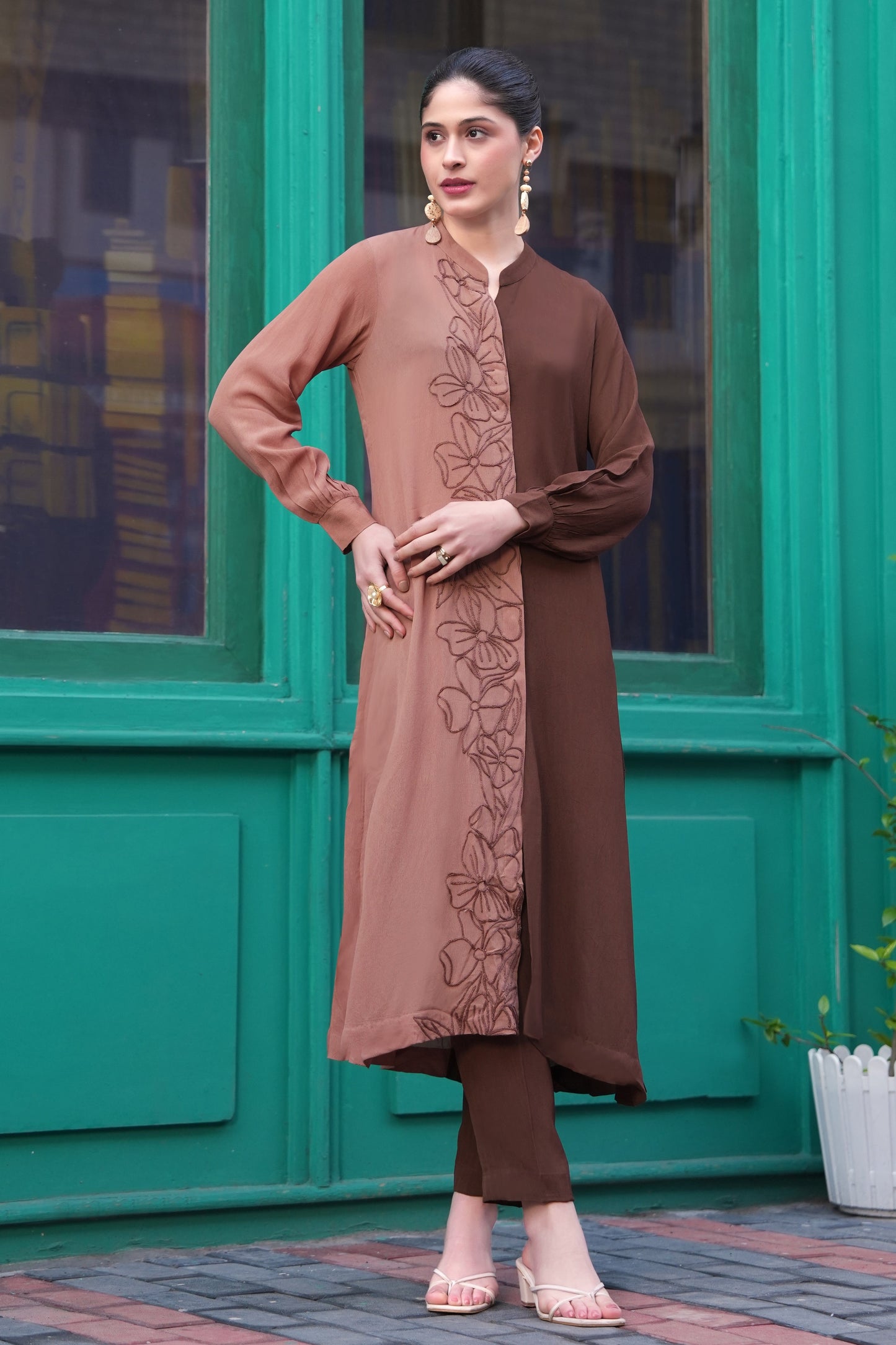 Line Art Dual Tone Kurta Set - CARAMEL
