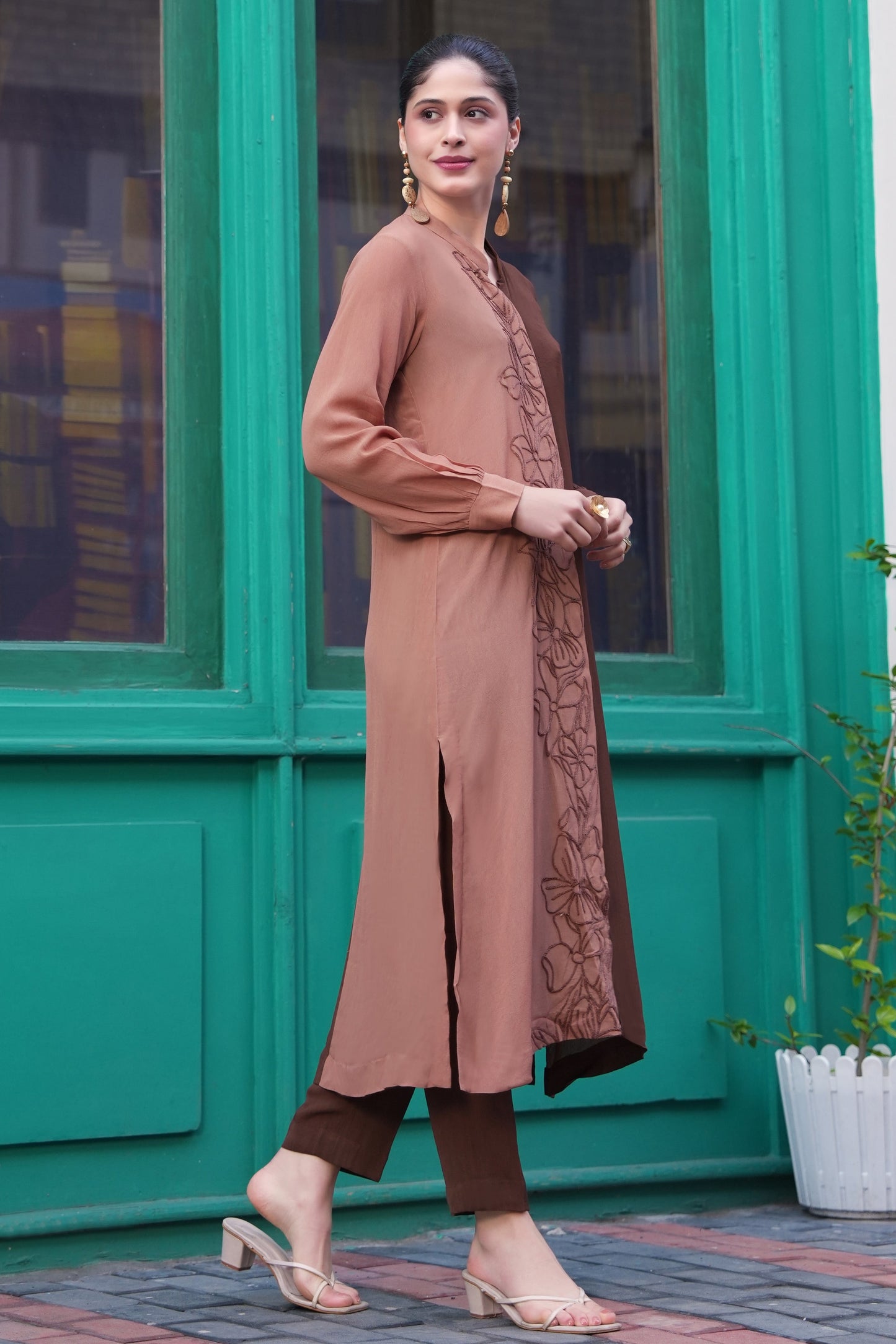 Line Art Dual Tone Kurta Set - CARAMEL