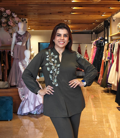 3D Leaves Embroidery Top