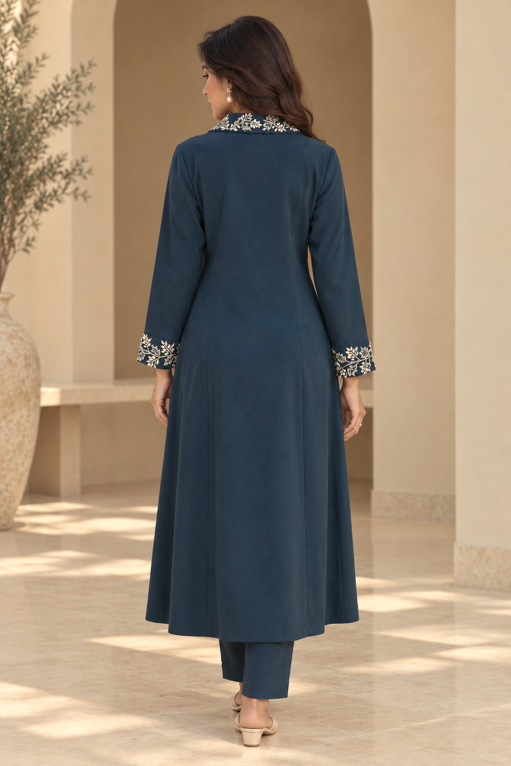 Grape Vine Embroidery Kurta Set With Collar