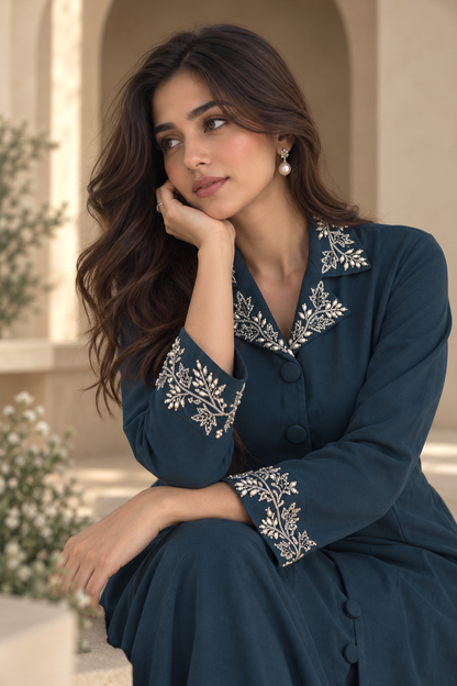 Grape Vine Embroidery Kurta Set With Collar