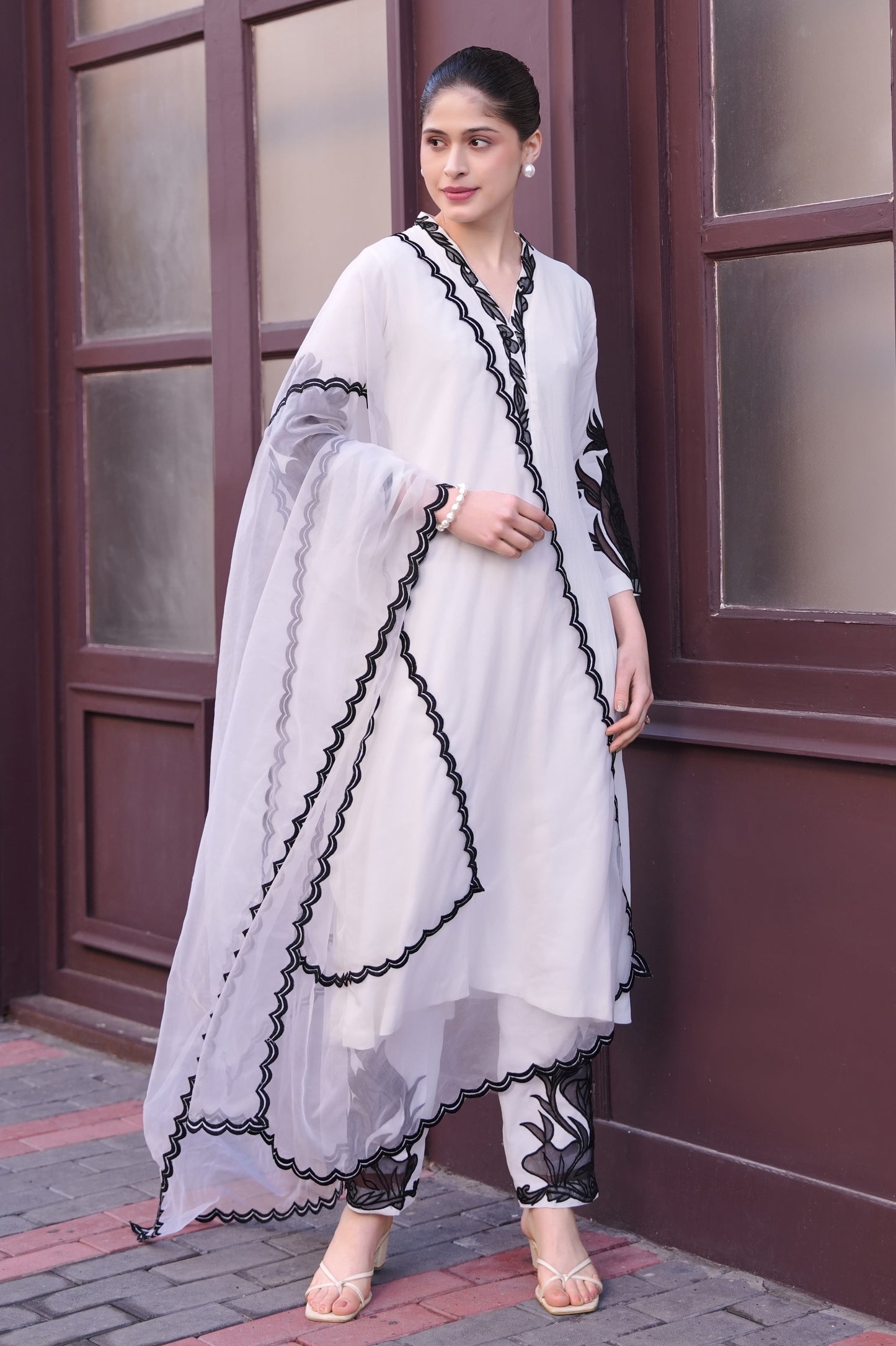Appliqué Embroidery Kurta Set - WHITE