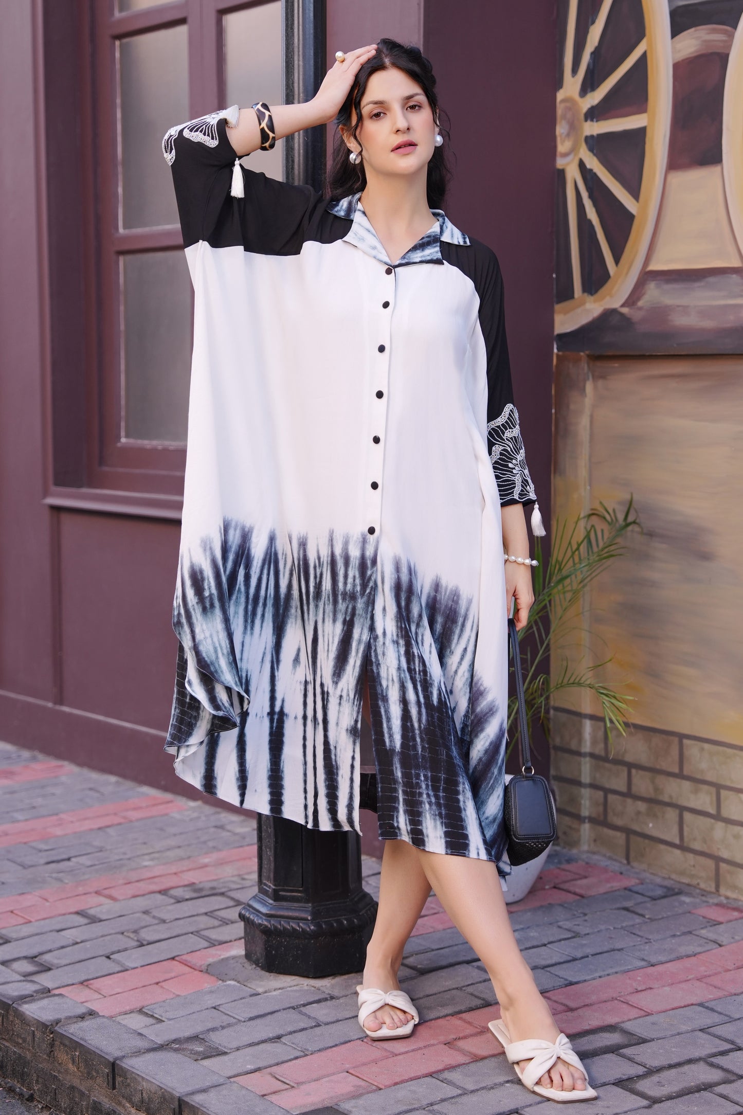 Bloom T&D Colour Block Kaftan - BLACK/WHITE